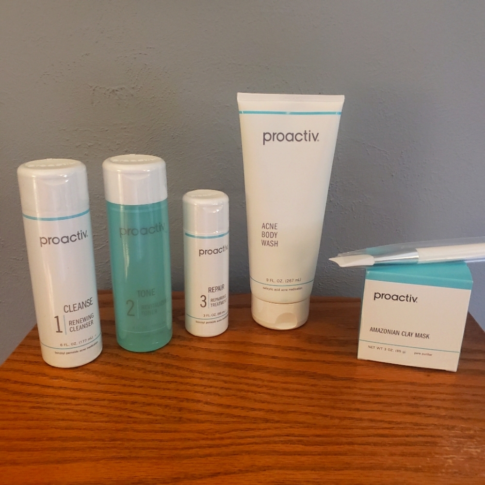 Proactiv 3-step Set, including Acne Bodywash and Amazonian  Face Mask
